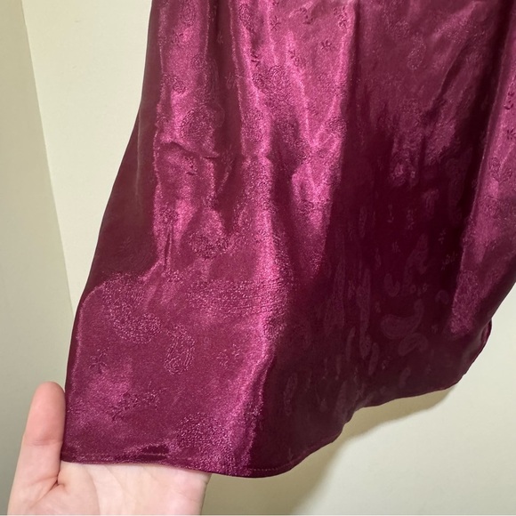 Women’s Vintage Secret Treasures Burgundy Satin Paisley Camisole Top Size XL - Picture 2 of 14